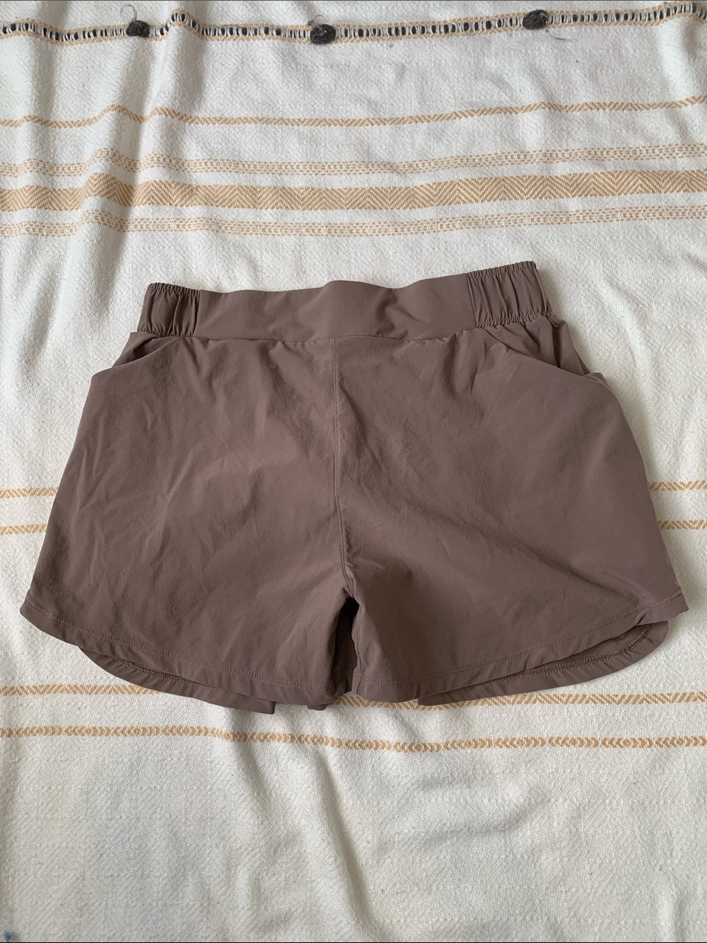 Mono B Flat Front Athletic Shorts Size Small